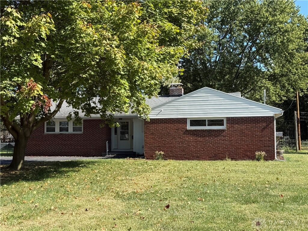 Property Photo: 215 Levering Drive OH 45356