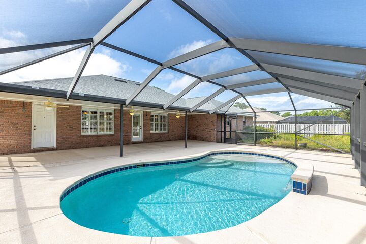 Property Photo: 207 E Shipwreck Road FL 32459