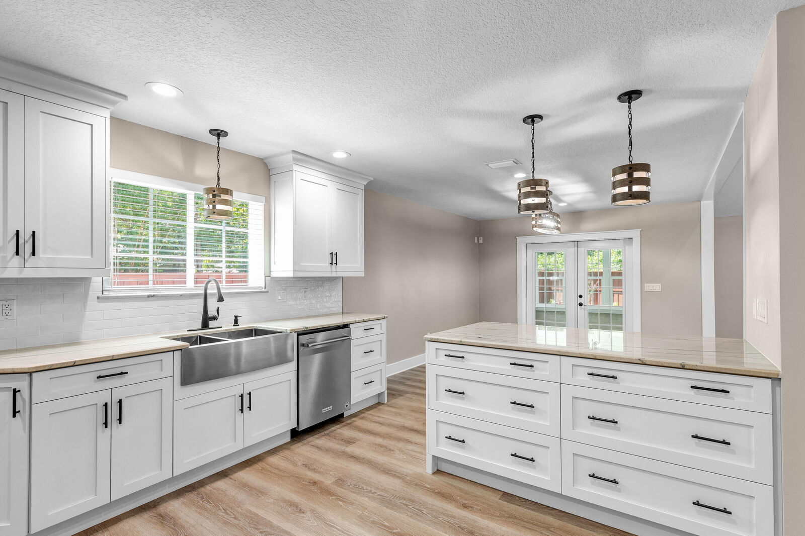 Property Photo: 343 Oaklake Lane FL 32578