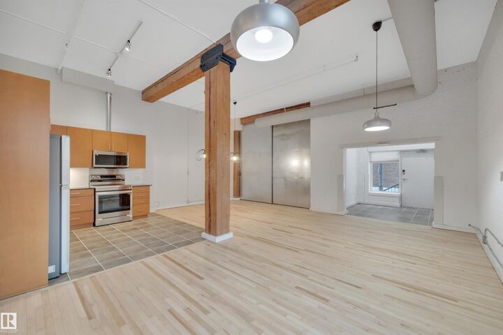 Property Photo: 10169 104 Street NW 102 AB T5J 1A5