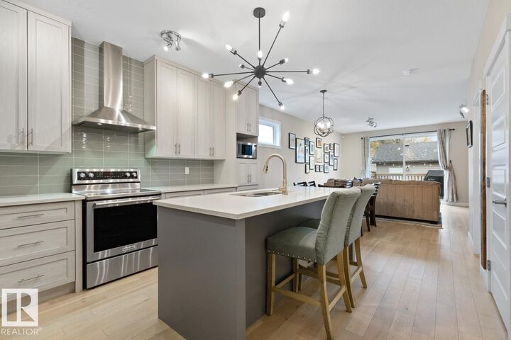 9535 155 Street NW  Edmonton AB T5P 2K3 photo