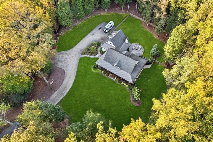 Property Photo: 889 Freehome Road GA 30115