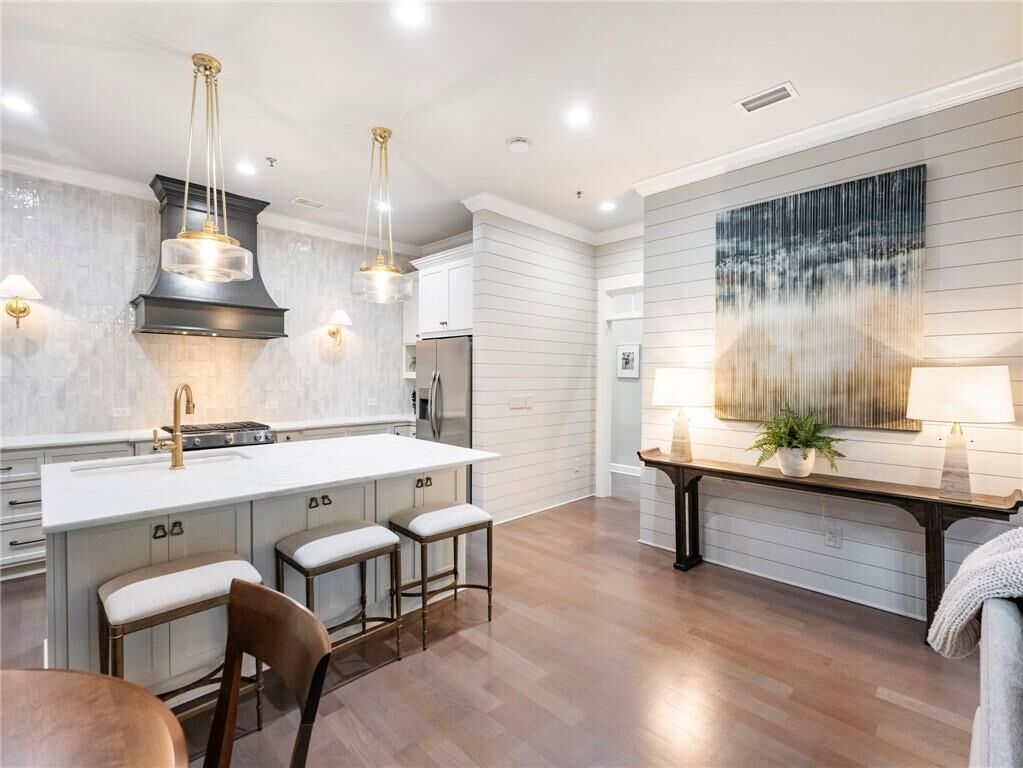 Property Photo:  21 Buford Village Walk  GA 30518