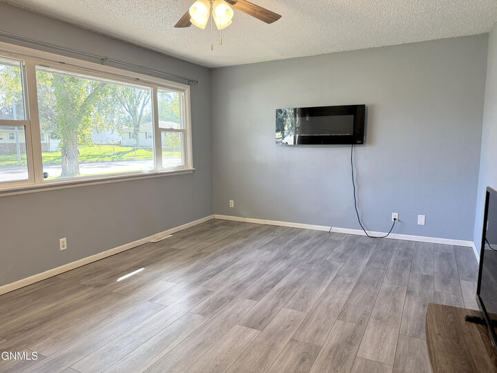Property Photo: 1806 N Washington Street N ND 58501