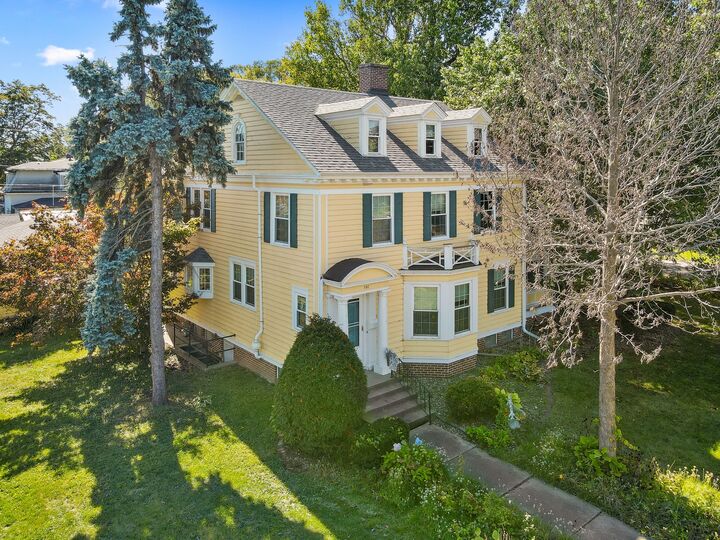 702 E Montgomery Street  Knoxville IA 50138 photo