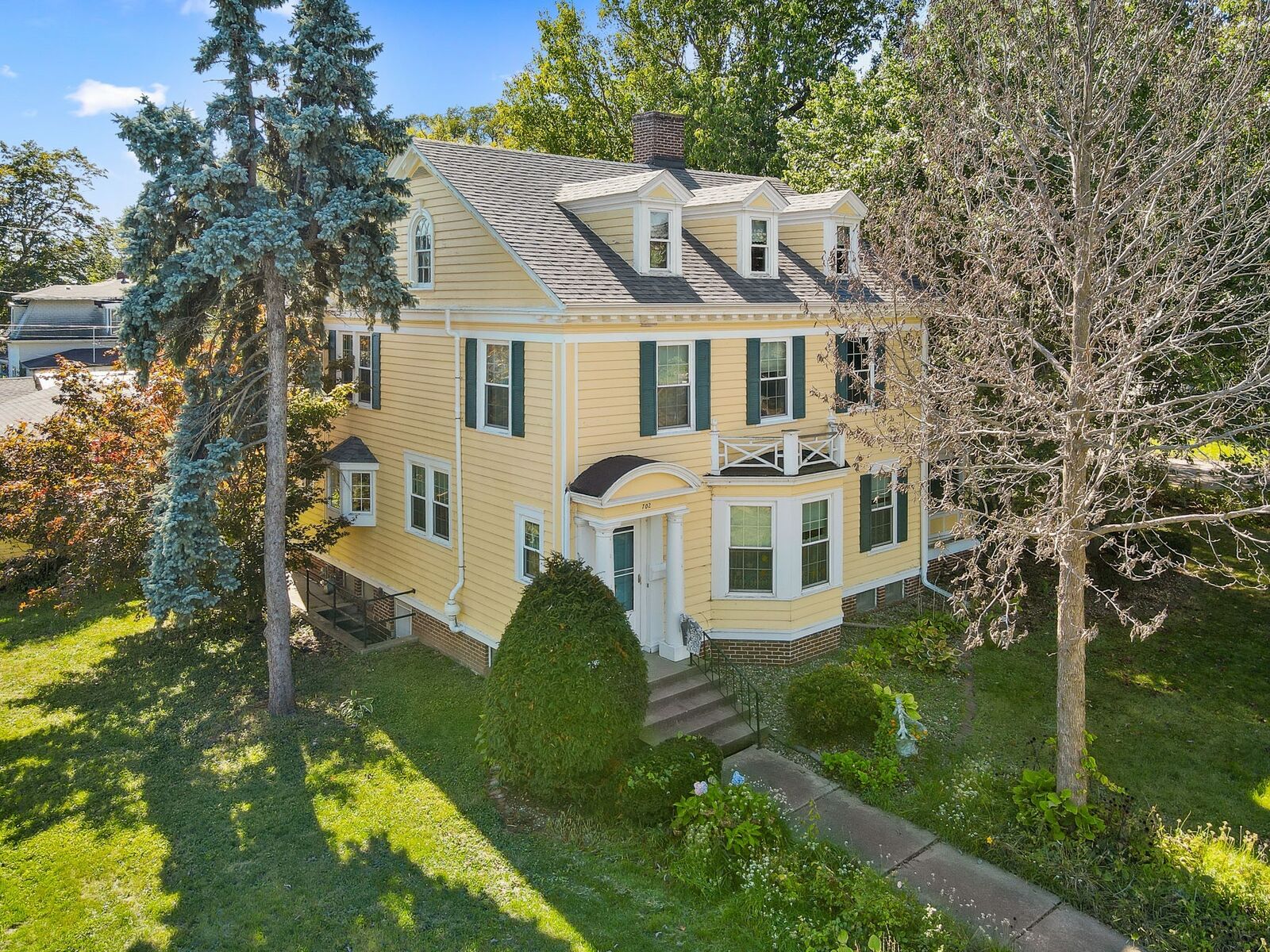Property Photo:  702 E Montgomery Street  IA 50138 