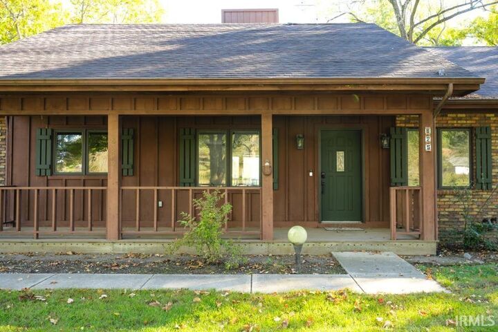 Property Photo: 825 W 400 N IN 46703