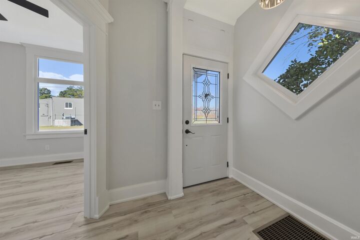 Property Photo:  1023 Hercules Avenue  IN 47711 