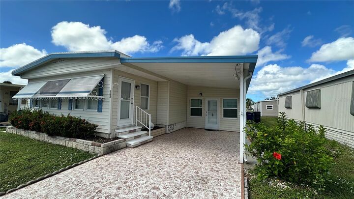 Property Photo: 5619 Bayshore Road 163 FL 34221