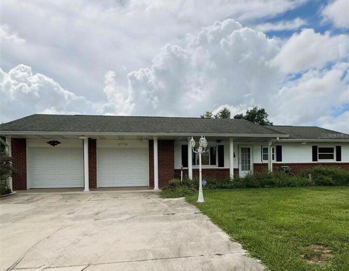 37116 Nicole Avenue  Zephyrhills FL 33541 photo