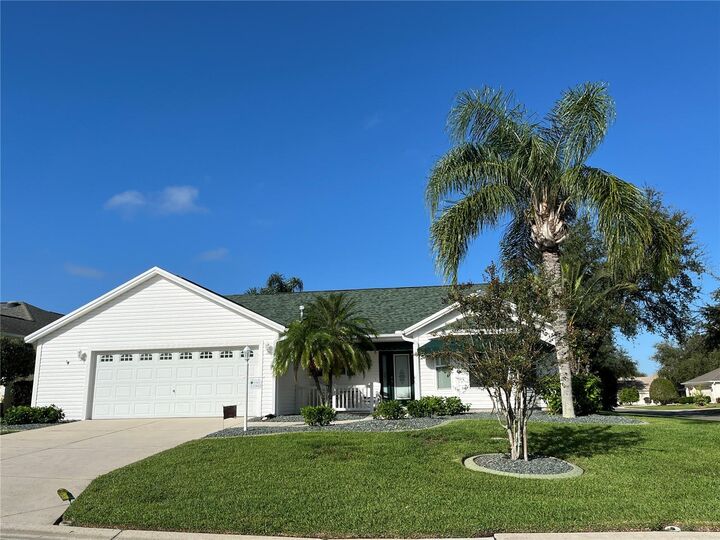 Property Photo: 17602 SE 82nd Woodlawn Avenue FL 32162