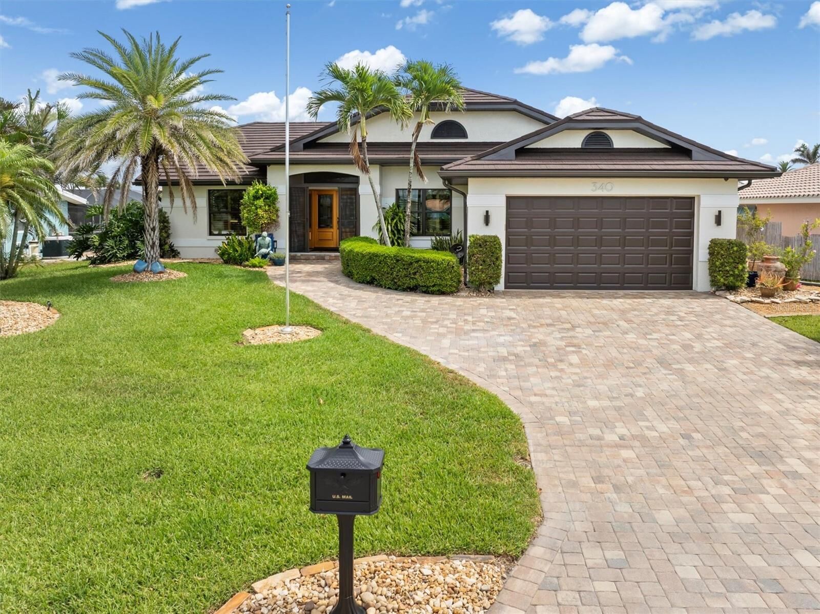 Property Photo: 340 Belaire Court FL 33950