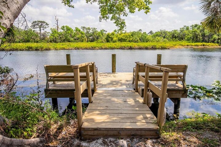 Property Photo: 6737 Lincoln Road FL 34203