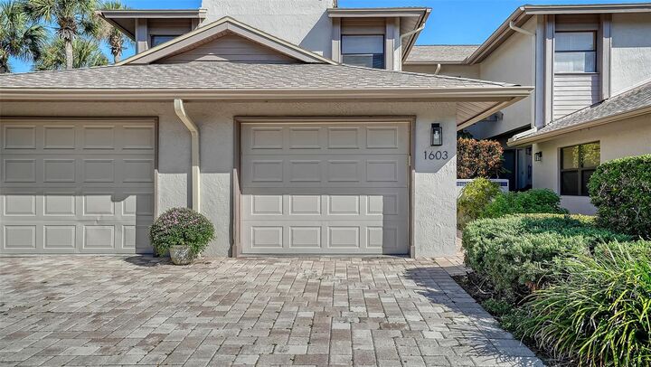 Property Photo: 1603 Starling Drive 101 FL 34231
