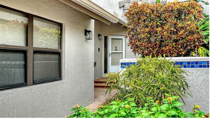 Property Photo:  1603 Starling Drive 101  FL 34231 