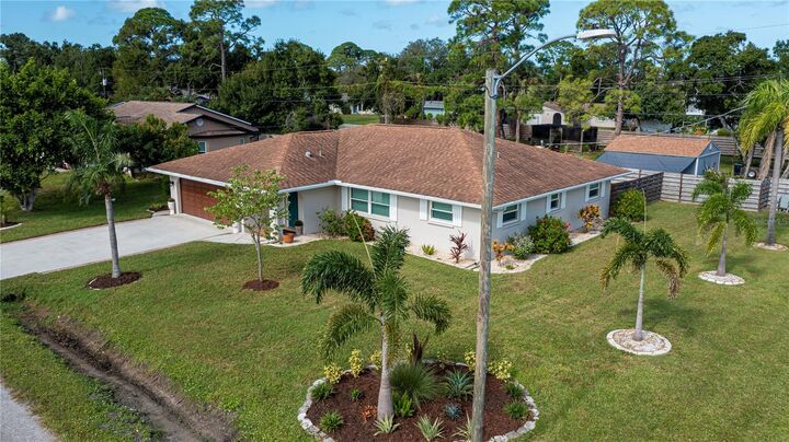 Property Photo: 370 Crane Road FL 34293