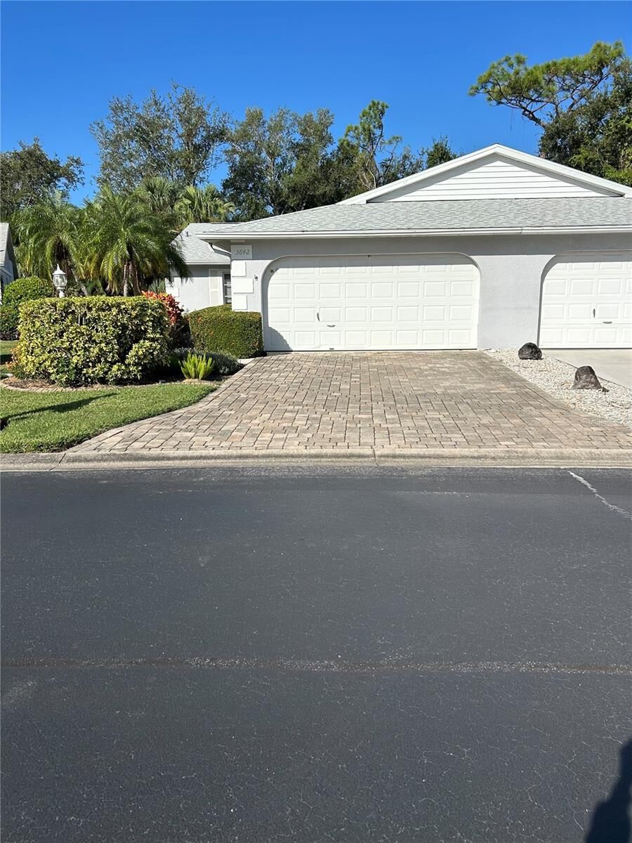 Property Photo: 3642 Bonaventure Court FL 34243
