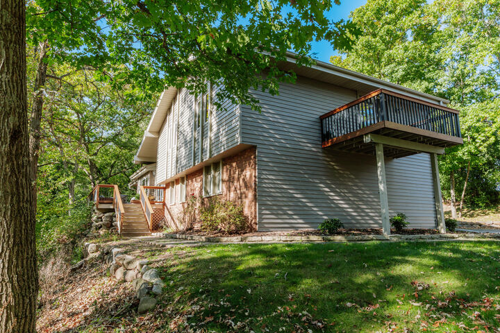 Property Photo: 715 Lochtyn Rdg WI 53183