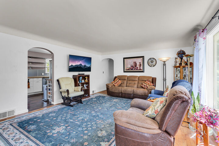 Property Photo:  1021 S Higby Street  MI 49203 