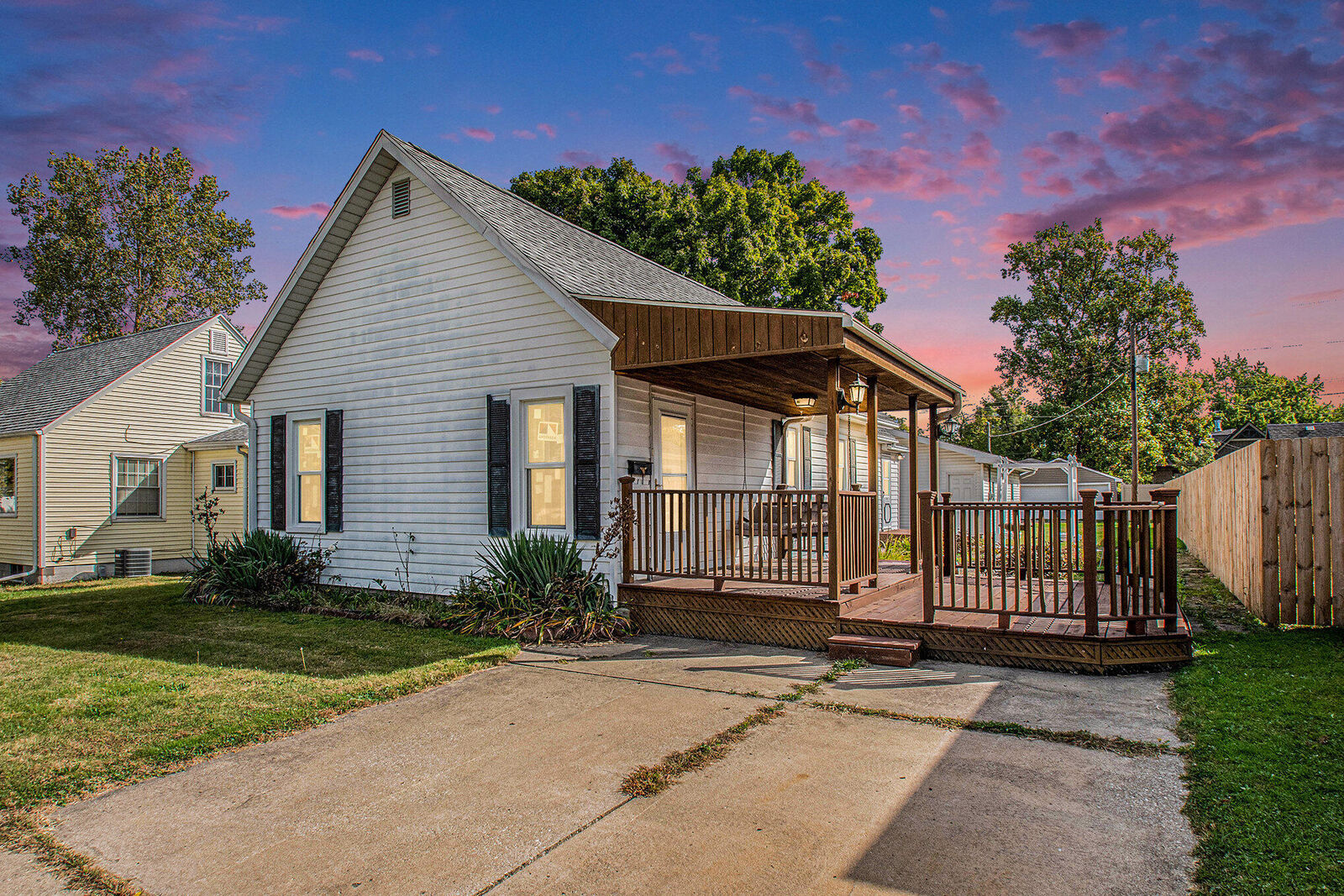 Property Photo:  509 Magnolia Street  MI 49128 