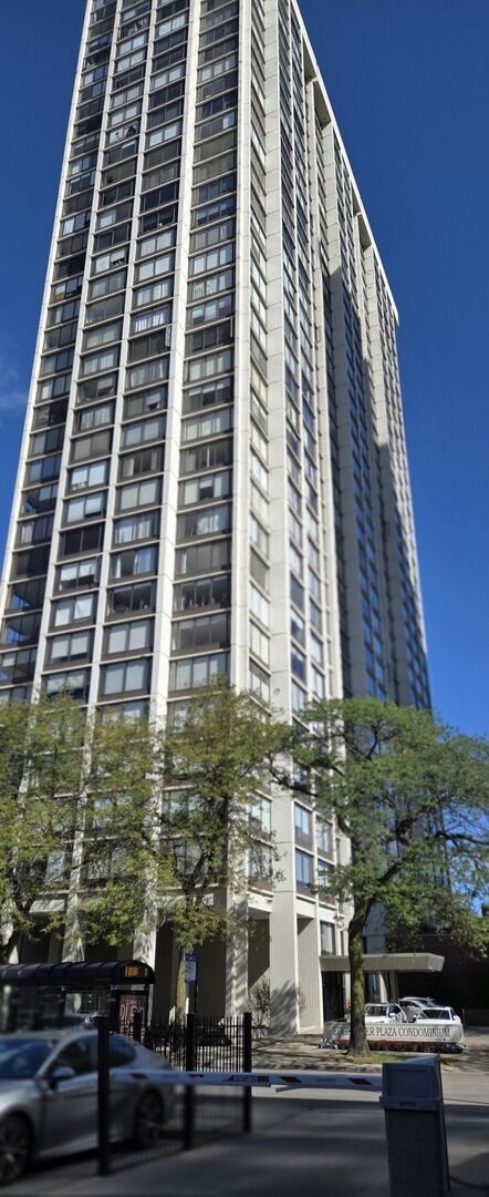 Property Photo: 5455 N Sheridan Road 2415 IL 60640