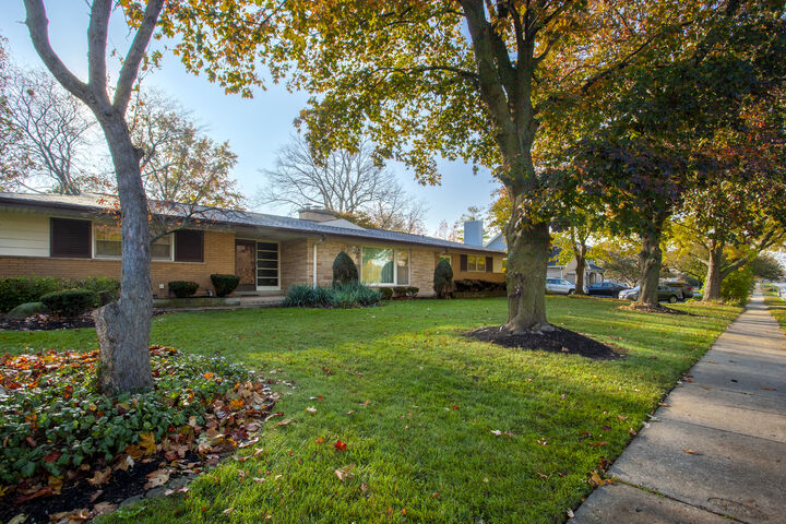 Property Photo: 301 S Arlington Heights Road IL 60007