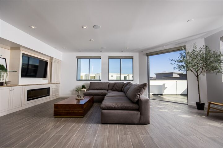 Property Photo: 2210 Newport Boulevard 302 CA 92663