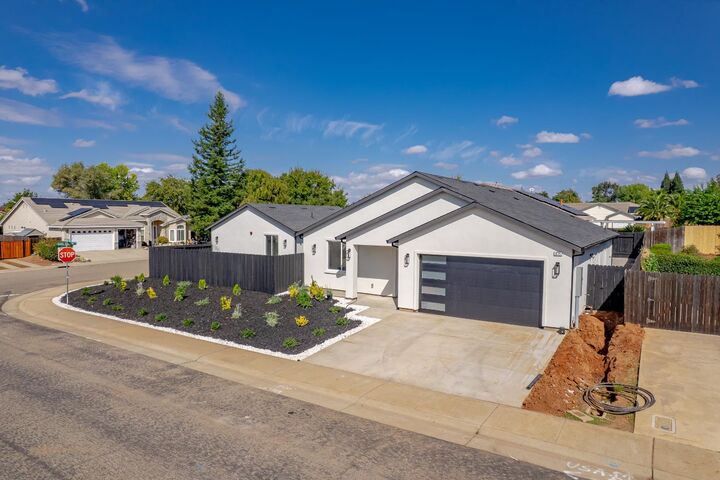 Property Photo: 675 Oakshire Drive CA 95640