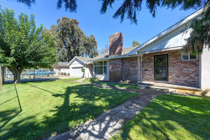 Property Photo:  637 Myrtle Avenue  CA 95605 