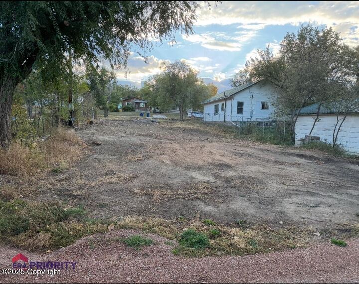 Property Photo: 312 N Yellowstone Ave WY 82721
