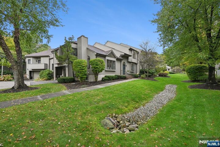 Property Photo:  8 Sherwood Drive  NJ 07046 
