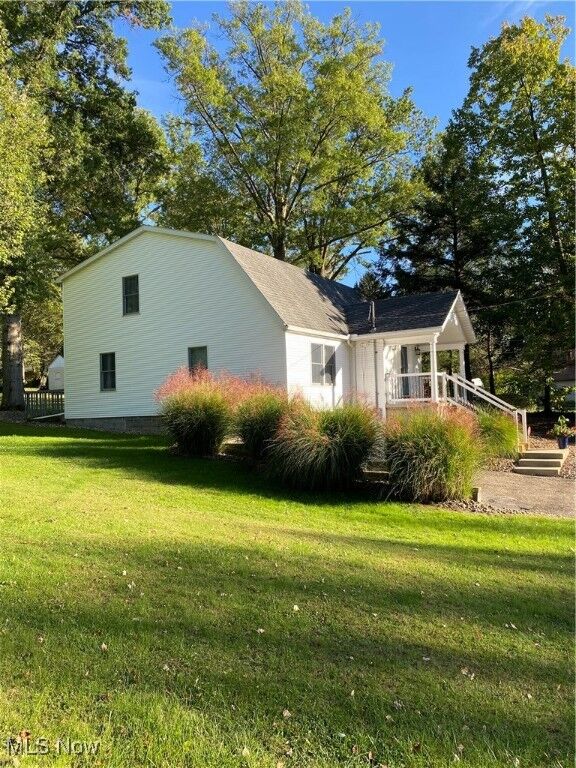 Property Photo: 248 Darlington Road NE OH 44484