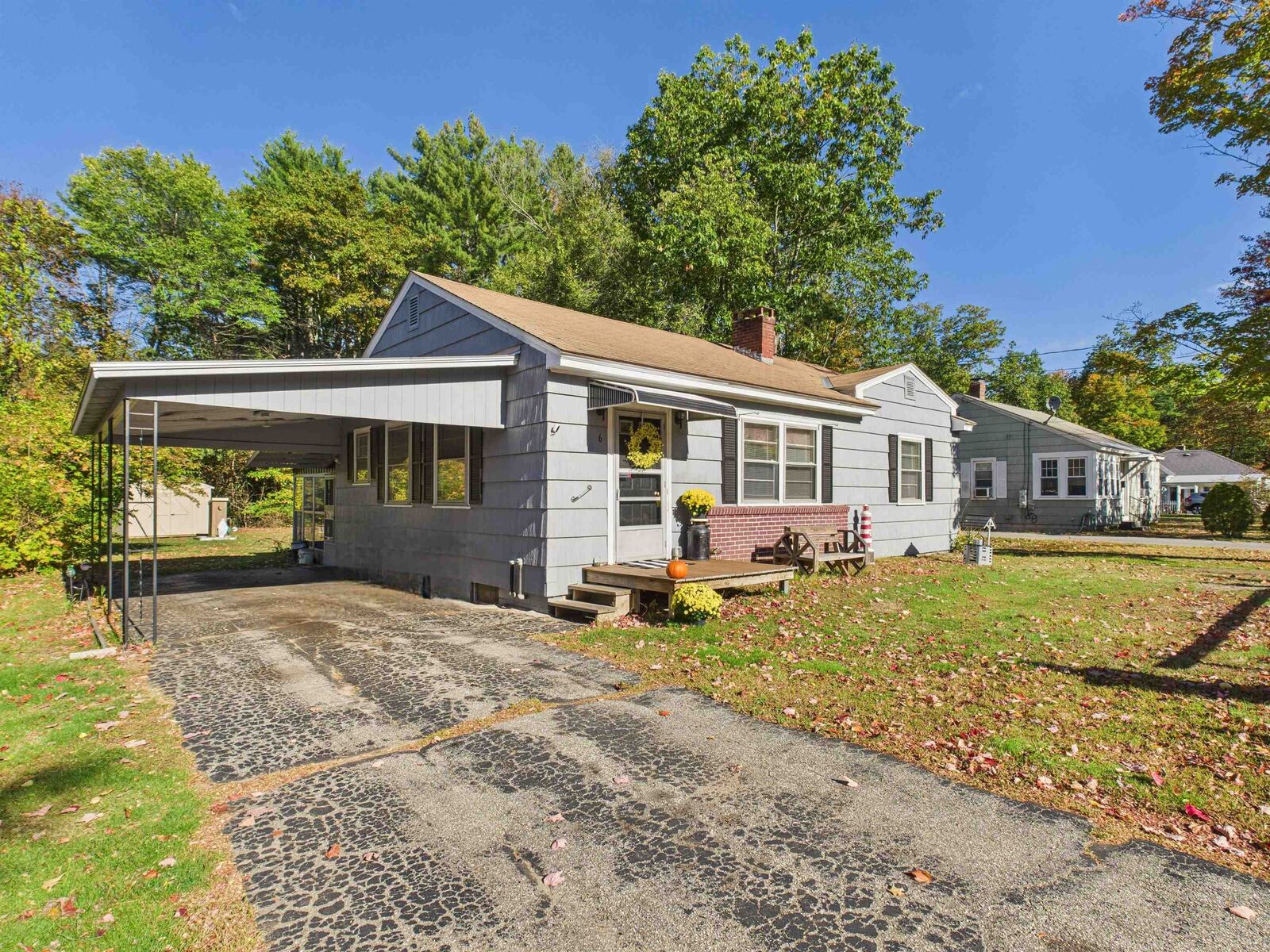 Property Photo: 6 Young Court NH 03431