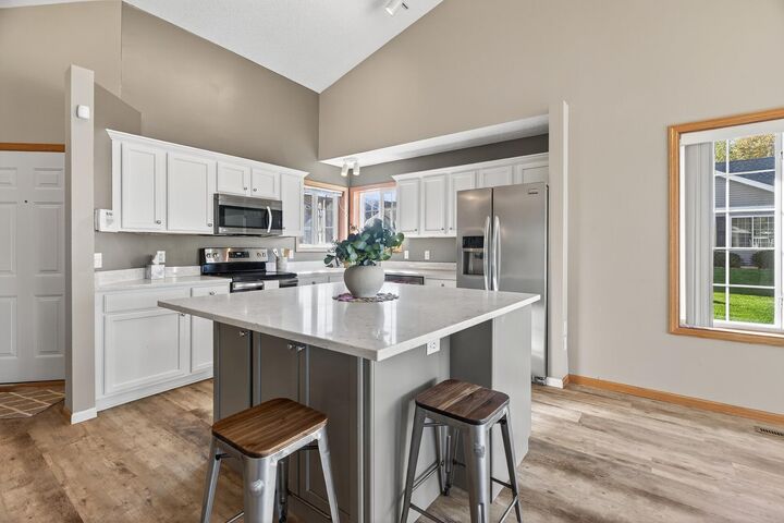 Property Photo: 440 Sunnyridge Lane MN 55357