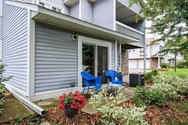 Property Photo: 5325 Highpointe Terrace MN 55437