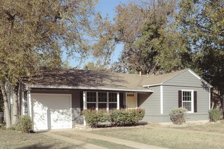 Property Photo:  3458 Brady Avenue  TX 76109 