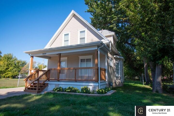 Property Photo:  1464 Emmet Street  NE 68110 