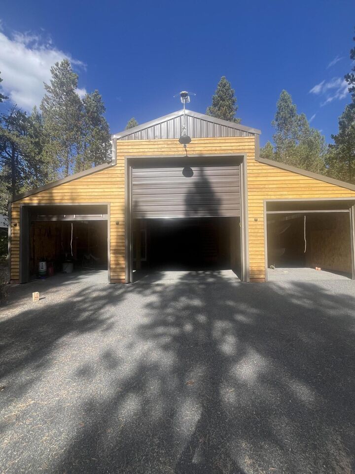 Property Photo: 17322 Kingsburg Road OR 97707