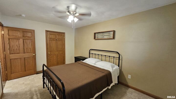 Property Photo: 1205 S Main Street IL 61542