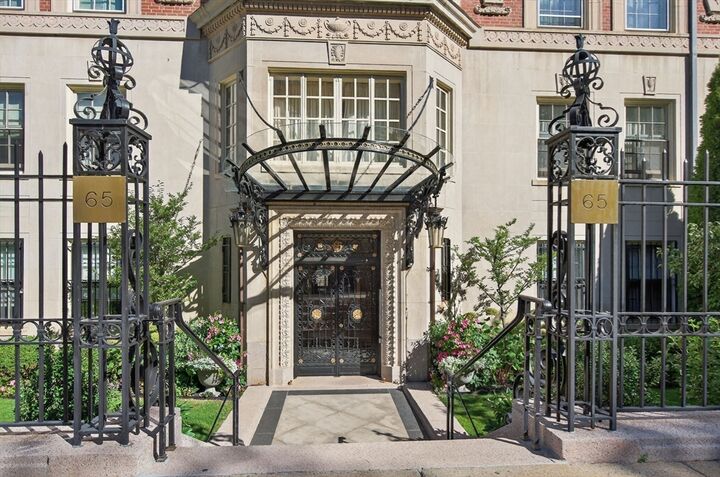 Property Photo: 65 Commonwealth Ave 8B MA 02116