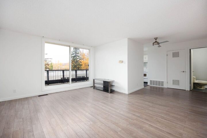 Property Photo: 21 Macdonald Drive 1644 AB T9H 4H4