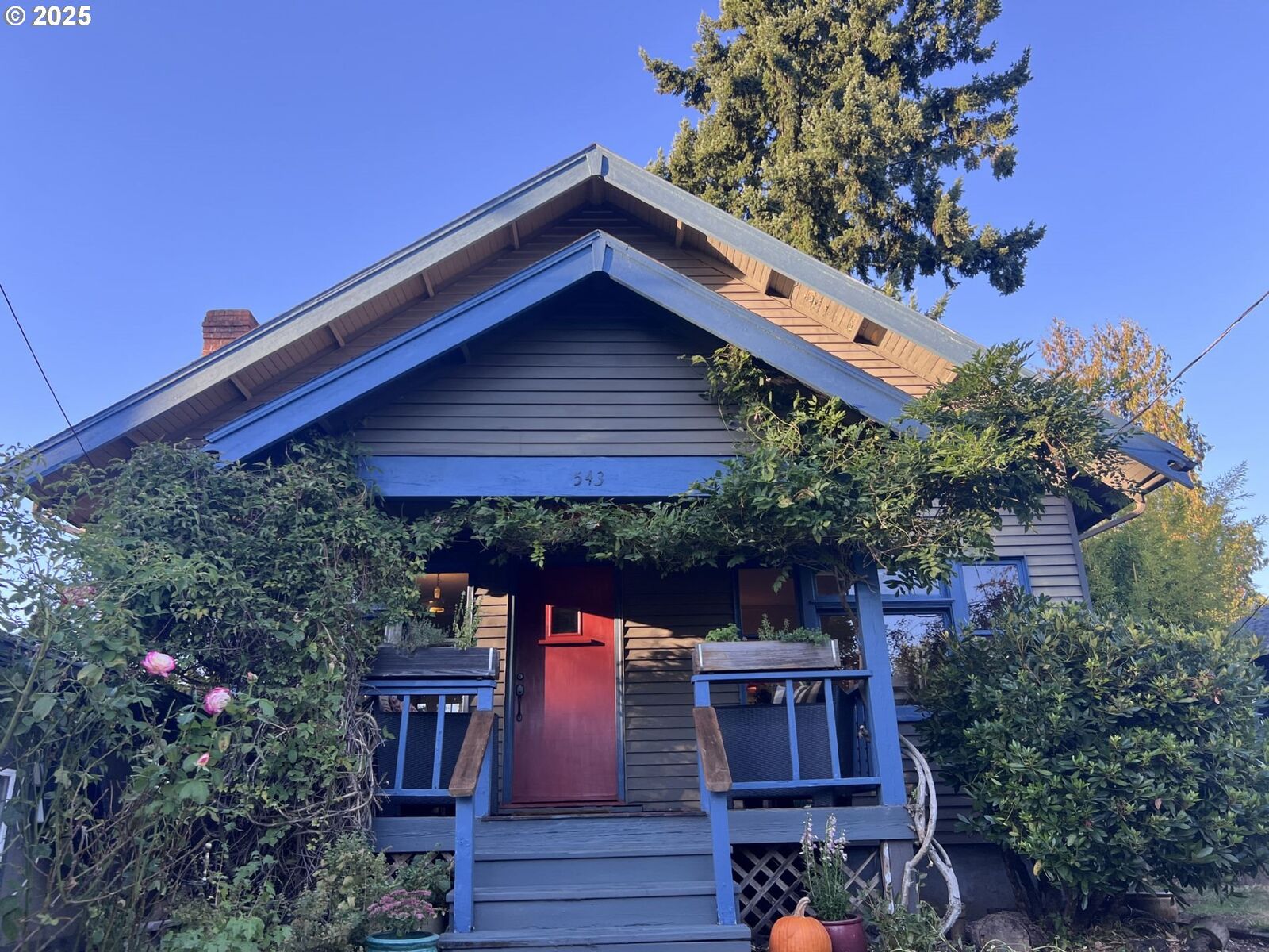 Property Photo:  543 NE Brazee St  OR 97212 