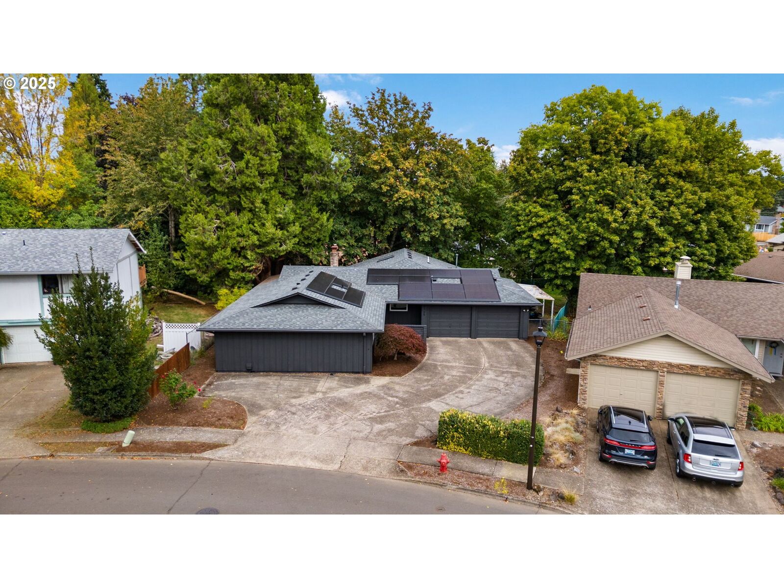 House for sale in Tualatin: 8765 SW Nisqually Ct, Tualatin, OR 97062