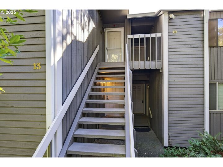 Property Photo:  44 Eagle Crest Dr 18  OR 97035