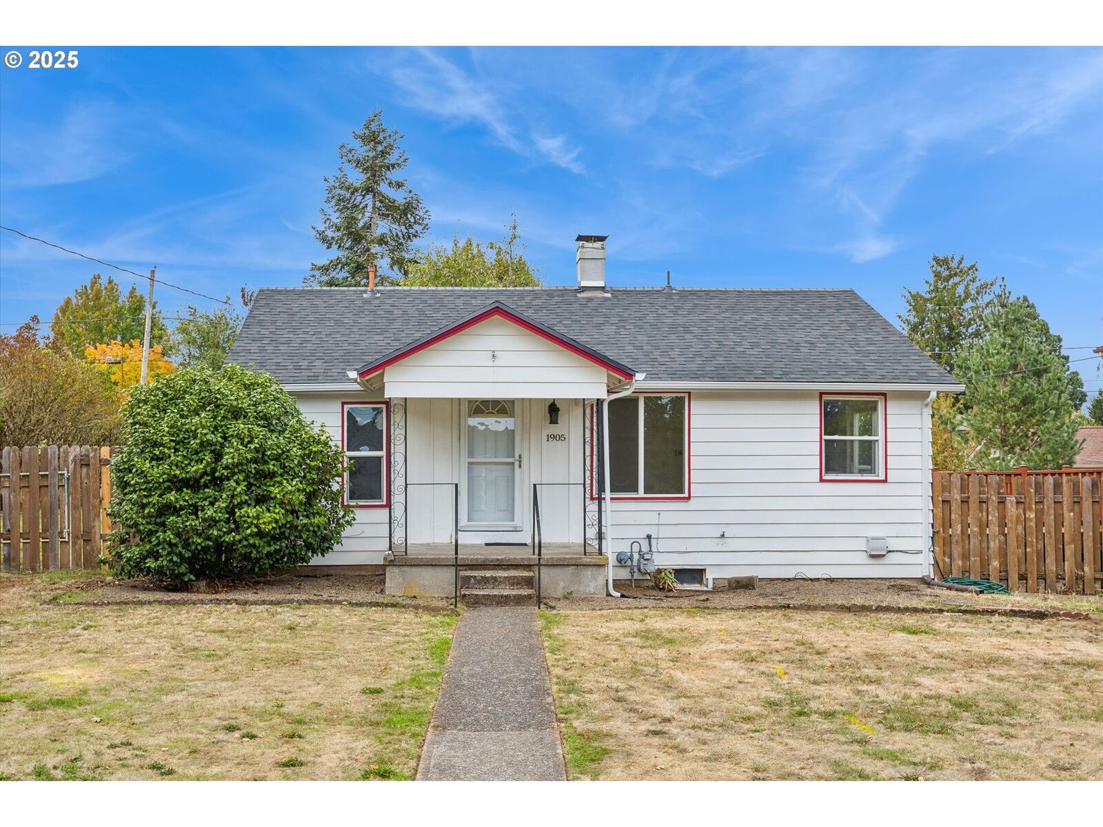 Property Photo: 1905 NE 155th Ave OR 97230