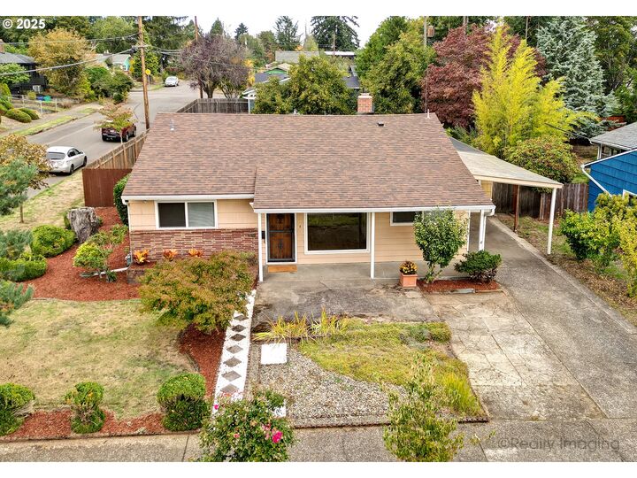7701 SE Lincoln St  Portland OR 97215 photo