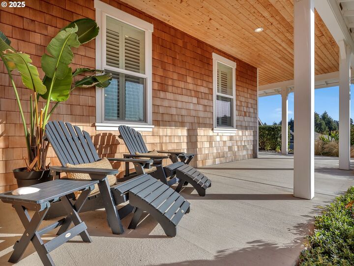 Property Photo: 568 Browning Ln OR 97138