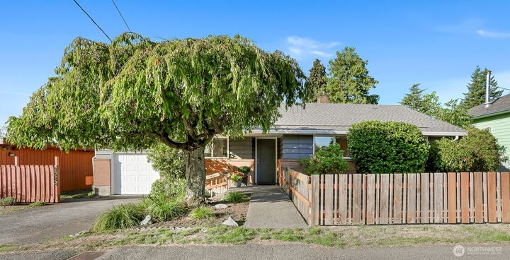 Property Photo: 3916 SW 100th Street WA 98146