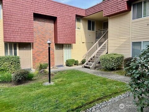 Property Photo:  14200 SE 6th Street 84  WA 98007 
