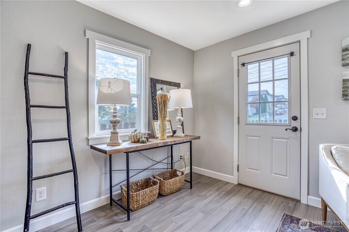 Property Photo:  512  4th Street  WA 98801 